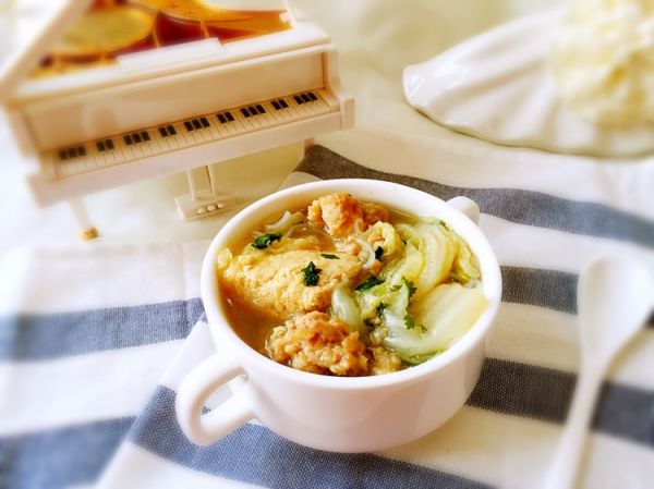 白菜粉丝丸子汤