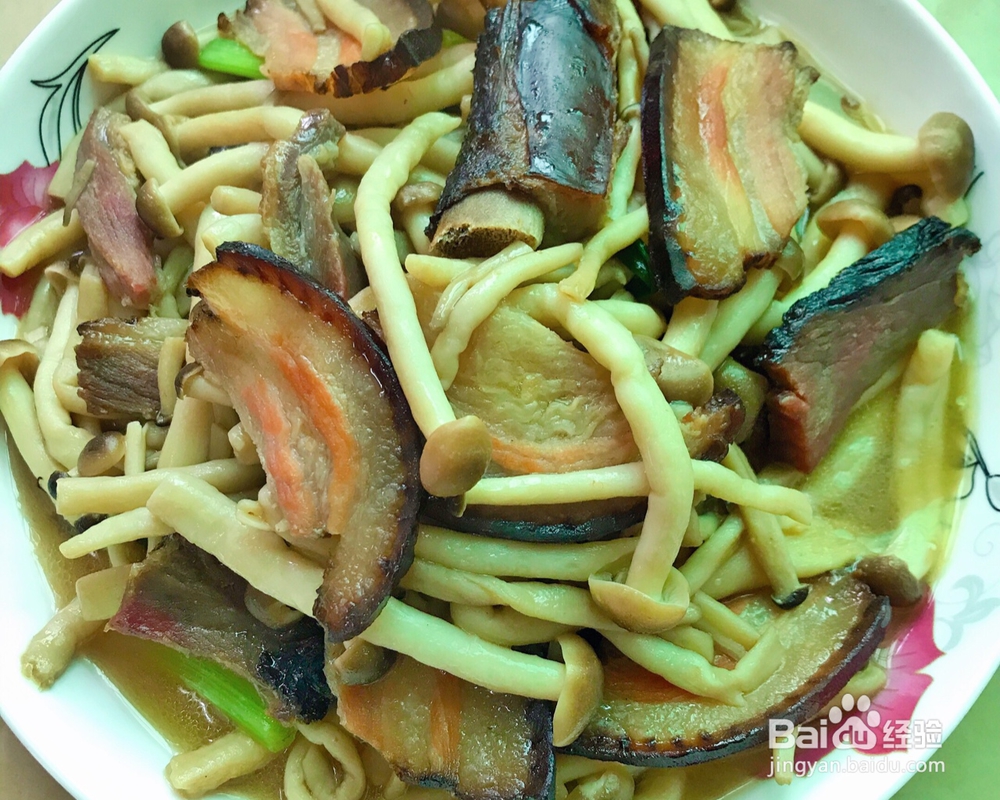 做出入味的腊排骨腊肉炒蟹味菇