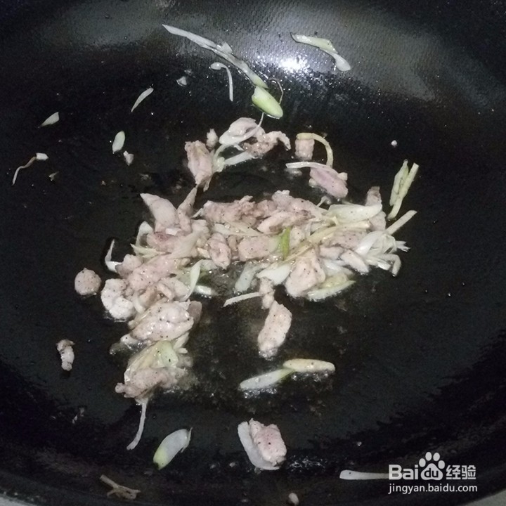 猪肉炒芹菜的做法