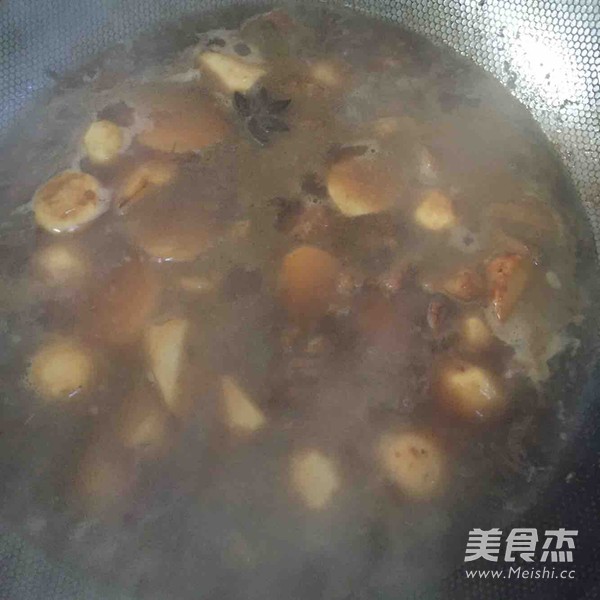 芋头红烧肉的做法