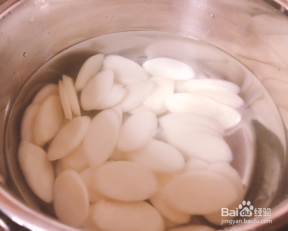 细腻美味的蟹肉肉炒年糕菜