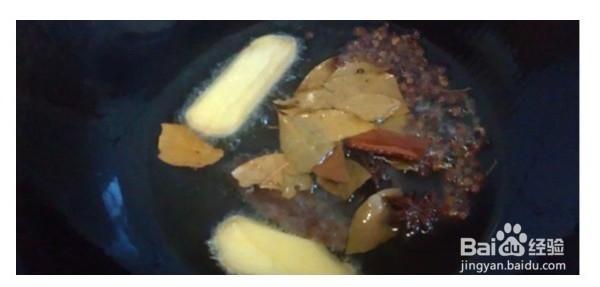 团年饭大菜—香辣黄豆焖猪蹄