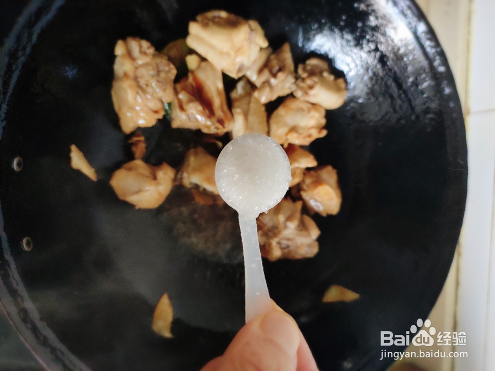 如何制作小鸡炖蘑菇粉条