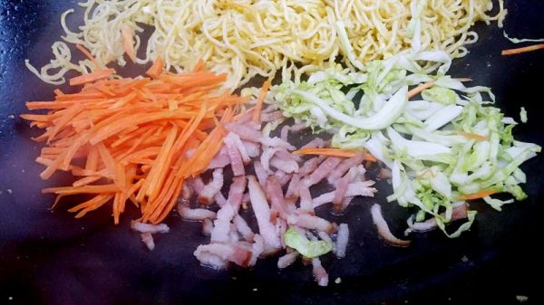 酱油培根蛋裹面