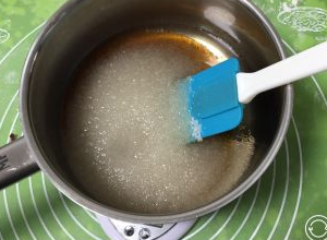 香甜可口蔓越梅沙琪玛的做法