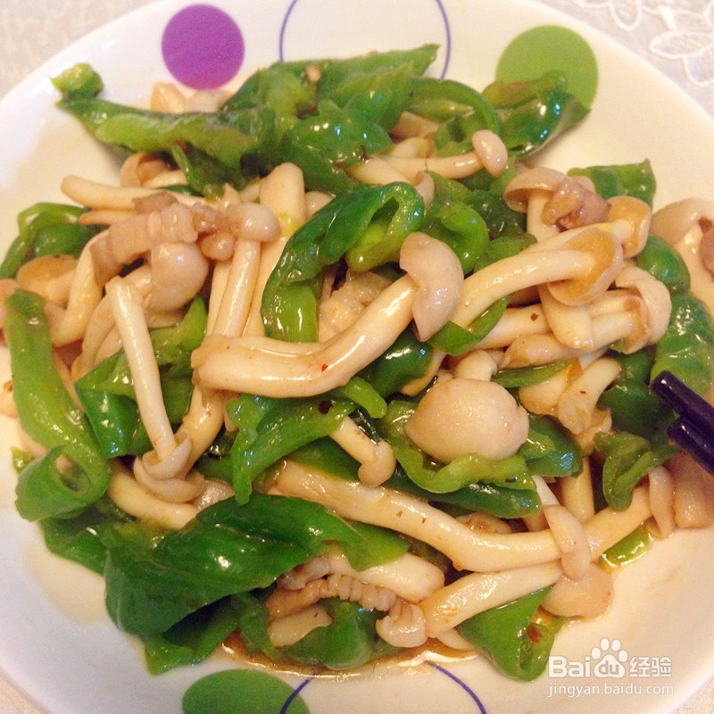 <b>家常菜之青椒炒海鲜菇的做法</b>
