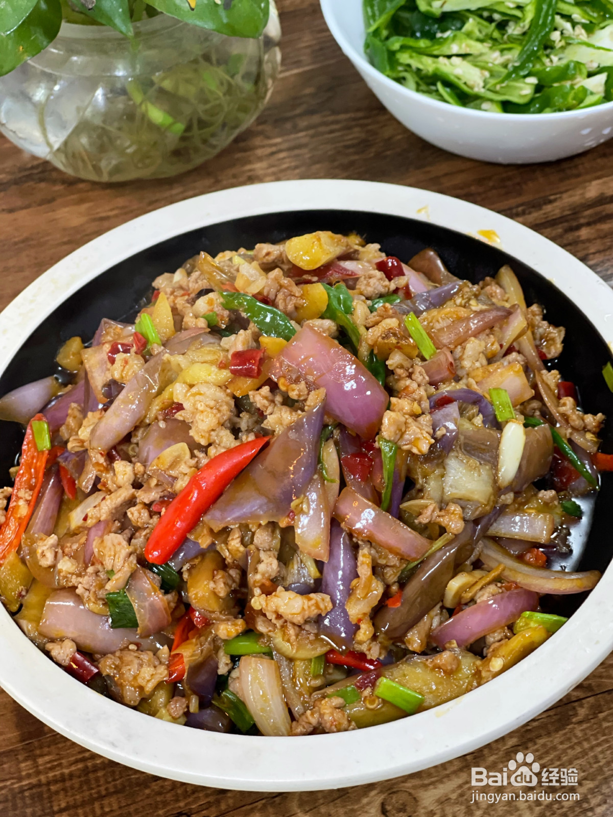 青椒肉沫炒茄子的做法