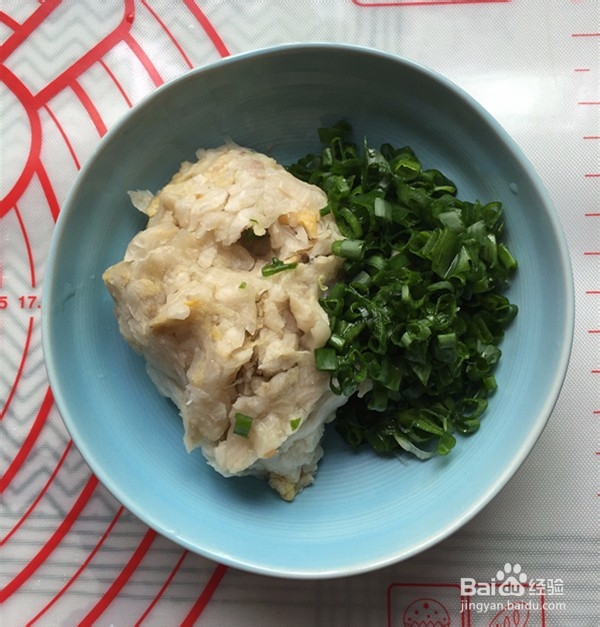 如何做出好吃的酸菜猪肉馅饼