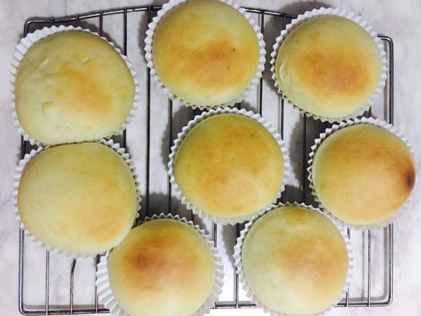 奶油芋泥日式吐司拼面包