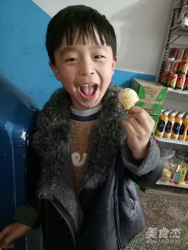 小鸡蛋.草莓酸奶冰淇淋