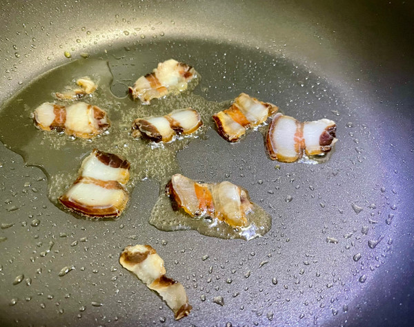 酱肉煸炒包心菜