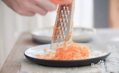 荤素搭配的鲜蔬蒸虾卷怎么做