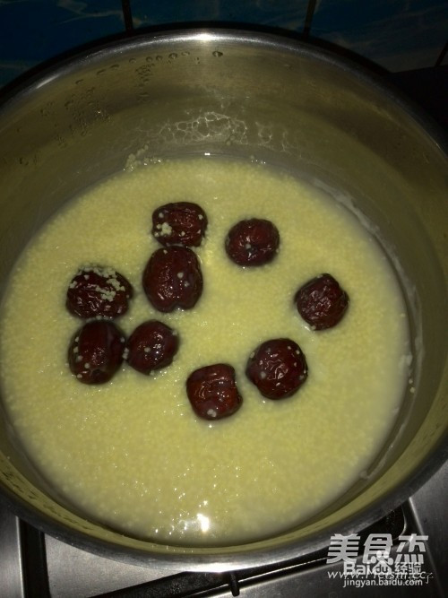 红枣小米粥的做法