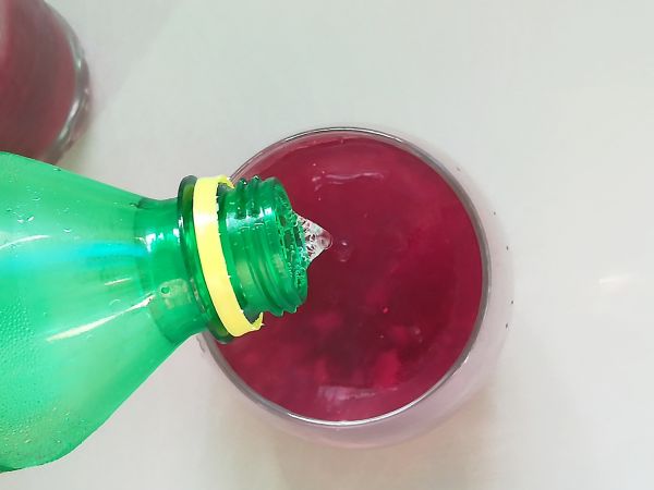 蔓越莓雪碧青柠饮