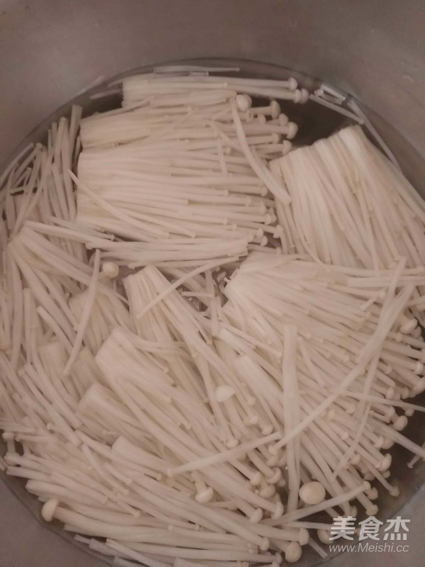 酸辣金针菇的做法