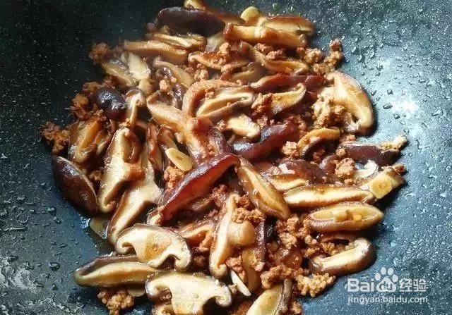 肉末香菇炒韭菜