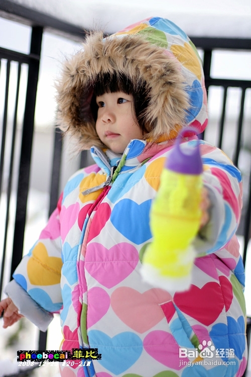 雪中宝贝俏表情(组图)