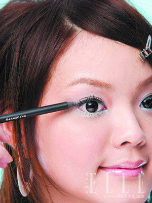 怎样学会简单实用的眼线技巧？