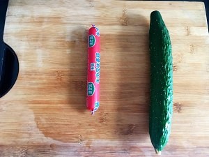 养生食补黄瓜火腿肠的做法