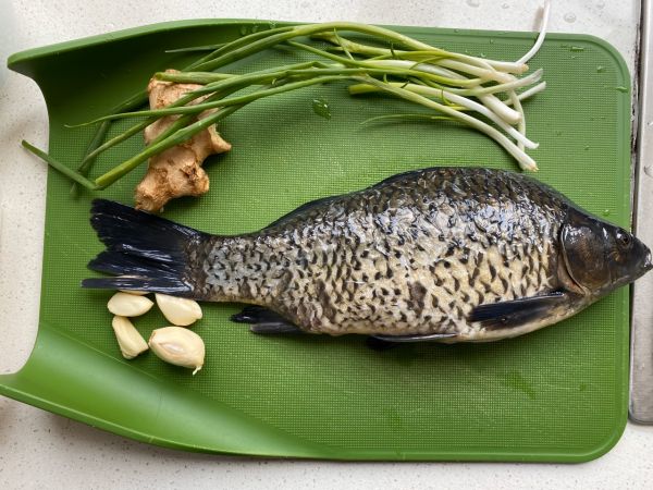 鲜美鲫鱼豆腐汤