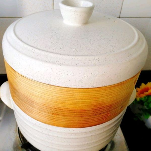 南瓜豆沙包、红枣小米粥