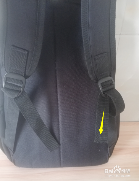 书包背带怎么系