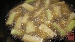 养生食补鱼香茄子的做法