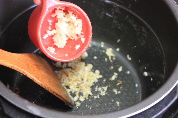 金银蒜粉丝蒸丝瓜