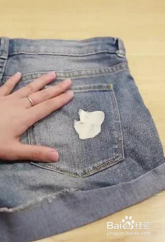 裤子上粘了口香糖怎么办