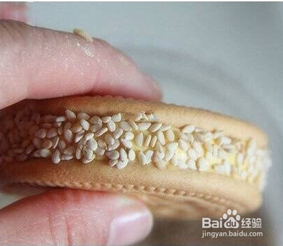 手把手教会您做超级好吃的甜品——南瓜夹心饼