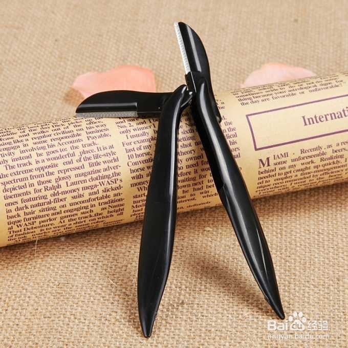 如何挑选修眉刀？