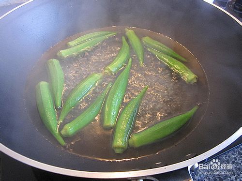 腊肉炒秋葵