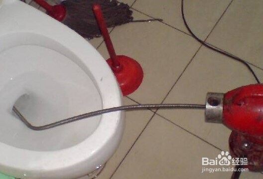 肥皂掉进马桶堵住了怎么办