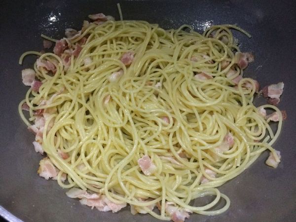 培根橄榄菜意面