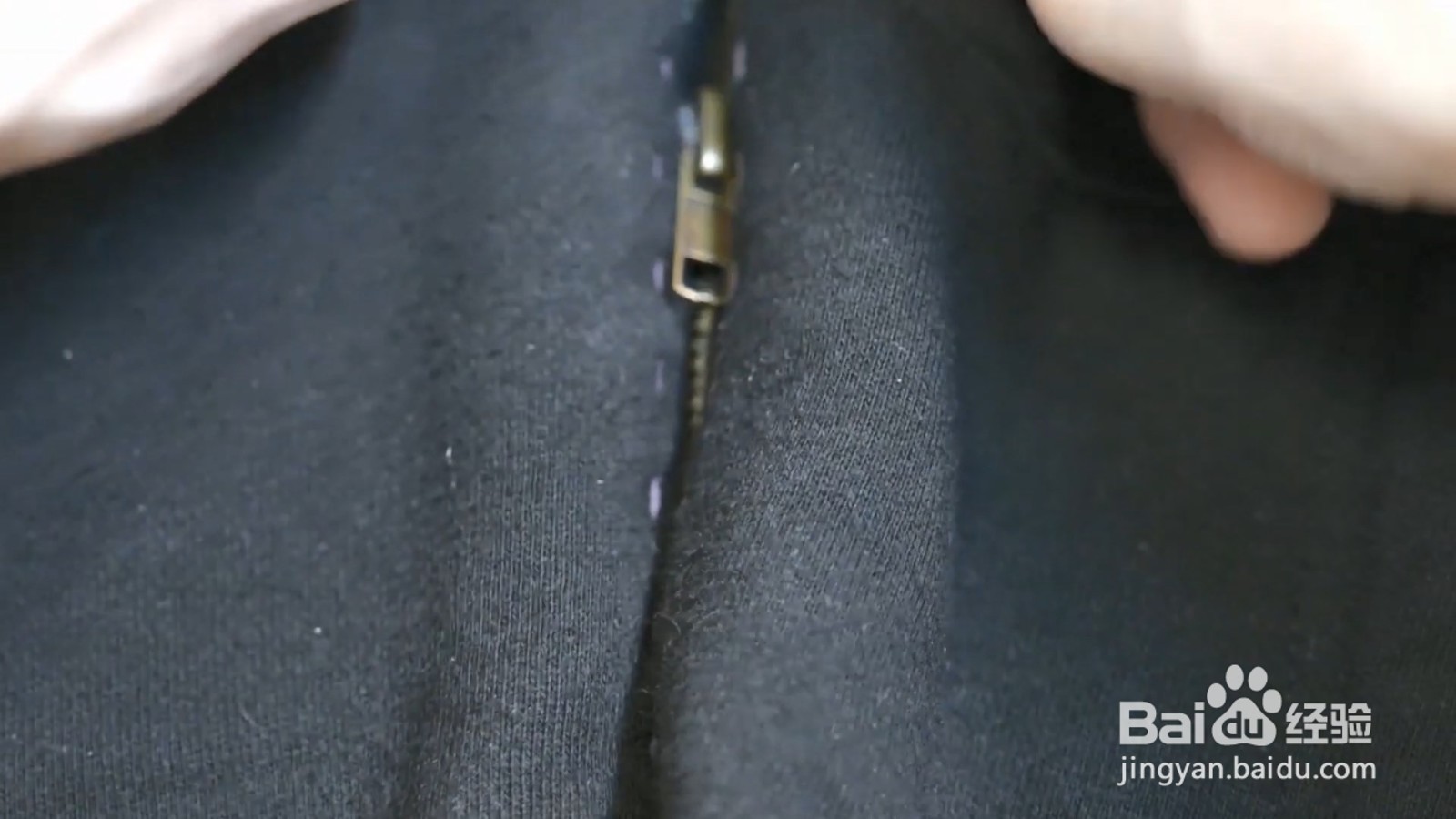 衣服拉链卡住用这一招！轻轻松松解决！