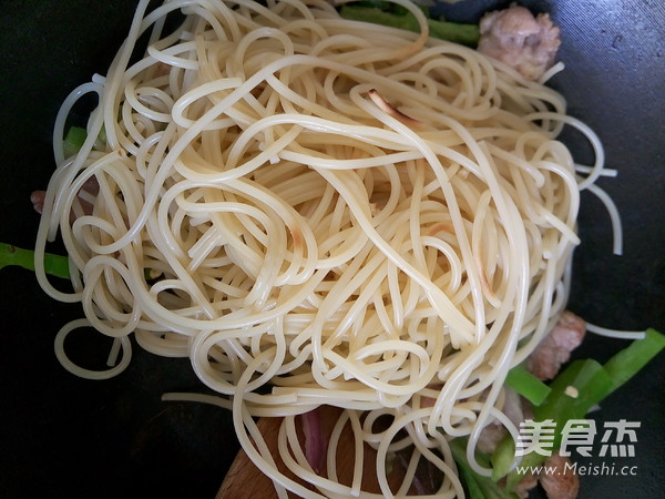 黑椒牛肉炒意面