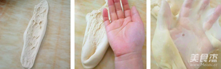 手工揉面豆沙花朵面包