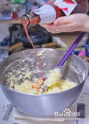 怎么做草莓酒麦片杯子蛋糕