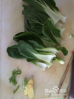 鸡胸肉时蔬丸子汤的做法