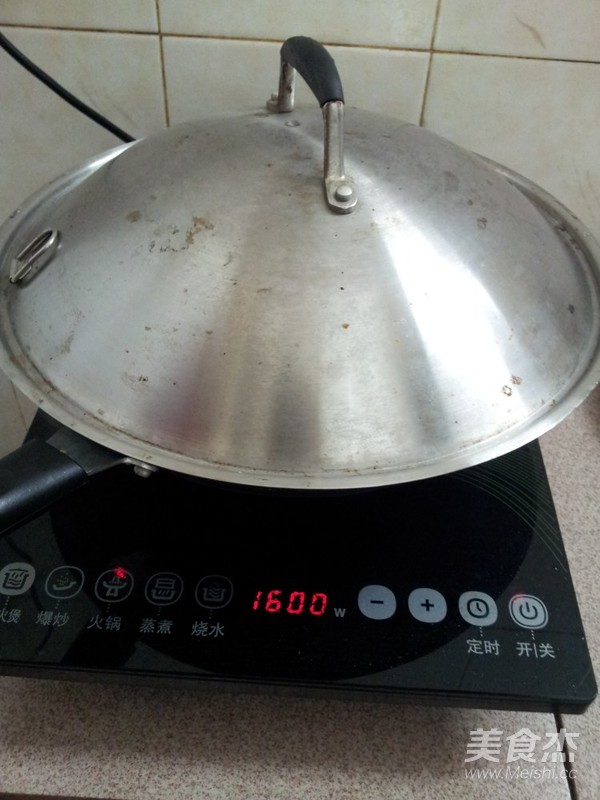 板栗焖排骨的做法