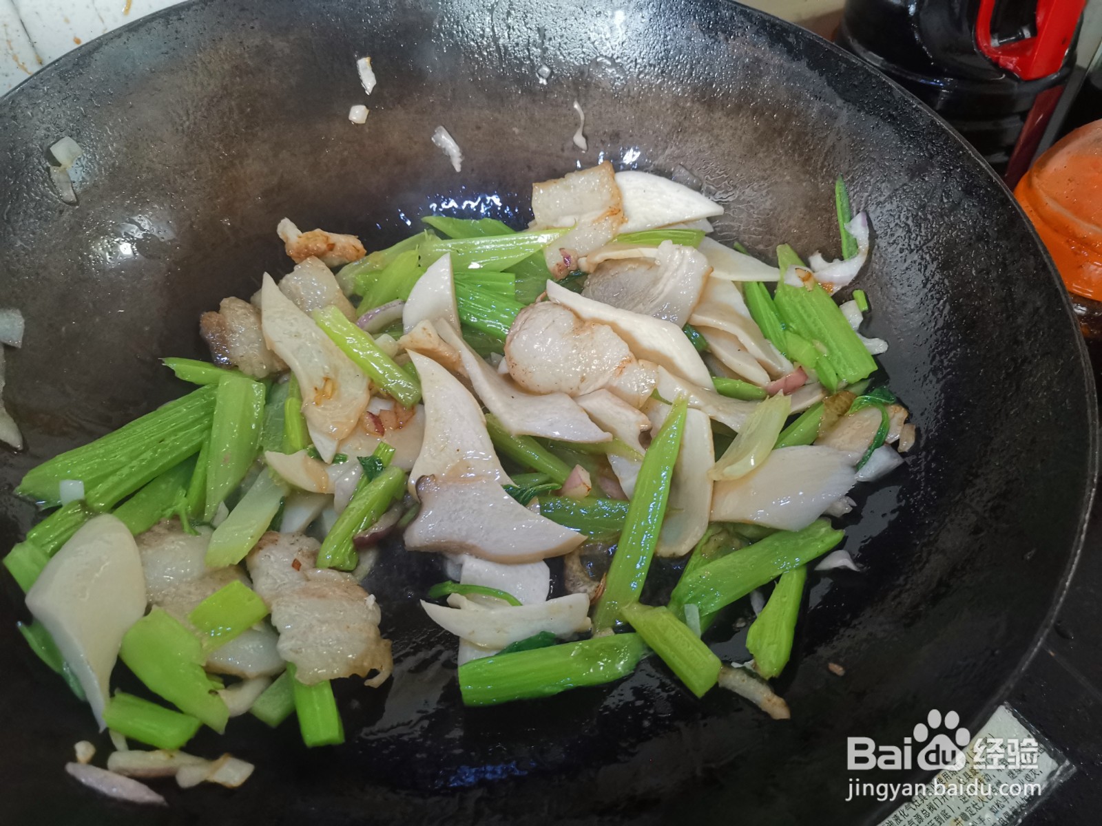 猪头肉杏鲍菇炒芹菜
