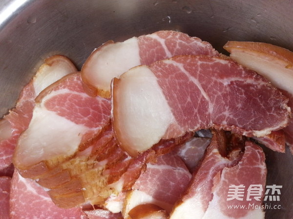 腊味包菜的做法