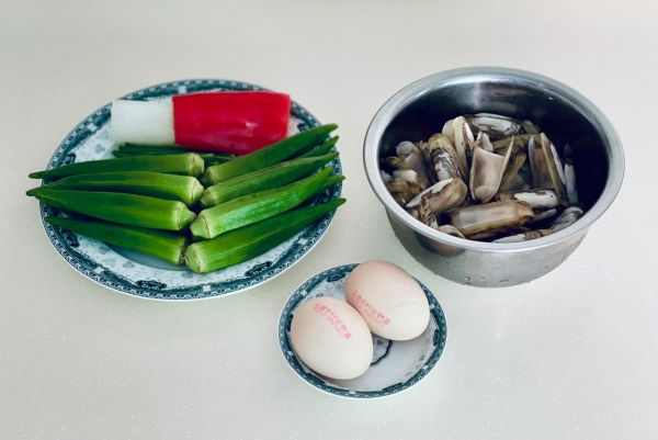 秋葵蛏子水蒸蛋