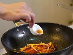 来试试做东安鸡条吧,超美味的!