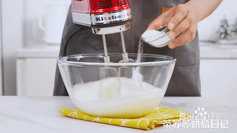 杨梅荔枝蛋糕卷的做法