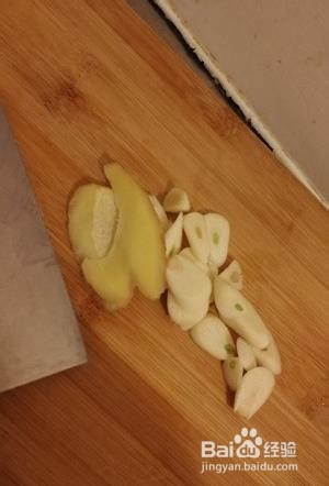超脆爽的荷兰豆炒香肠