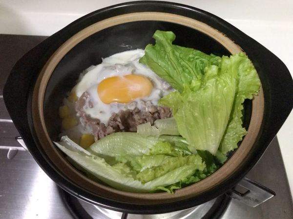 懒人版窝蛋牛肉煲仔饭