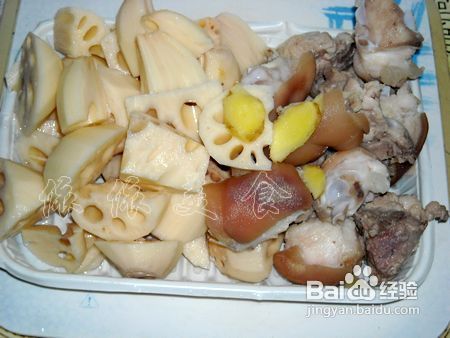 秋冬季节不可少的汤-----莲藕猪脚汤