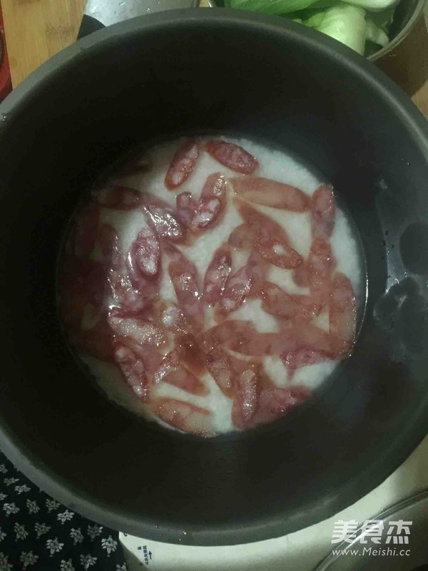腊肠煲仔饭的做法