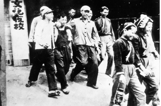 中国历史的第一个五年计划和三大改造有什么区别